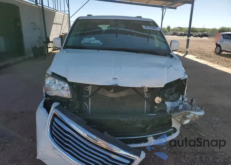 2013 Chrysler Town & Country Touring из США, поврежденный, VIN 2C4RC1BG6DR747564